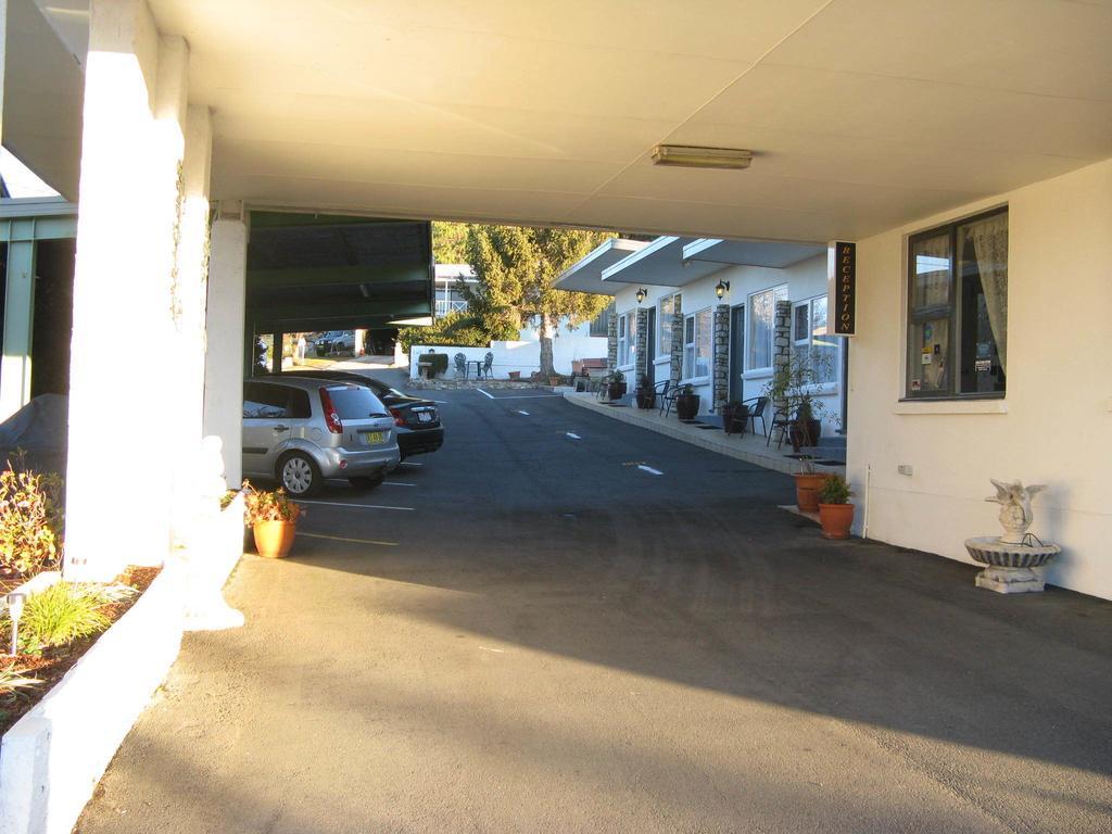 White Manor Motel Cooma Esterno foto