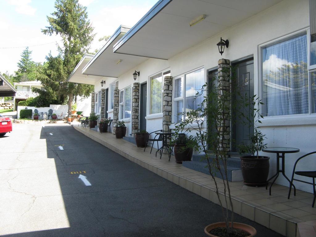 White Manor Motel Cooma Esterno foto