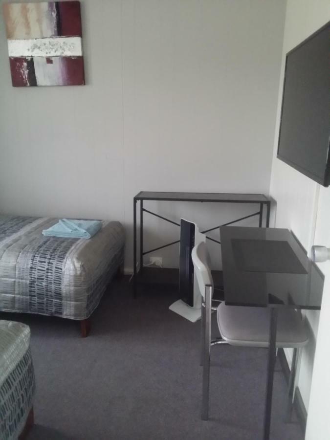 White Manor Motel Cooma Esterno foto