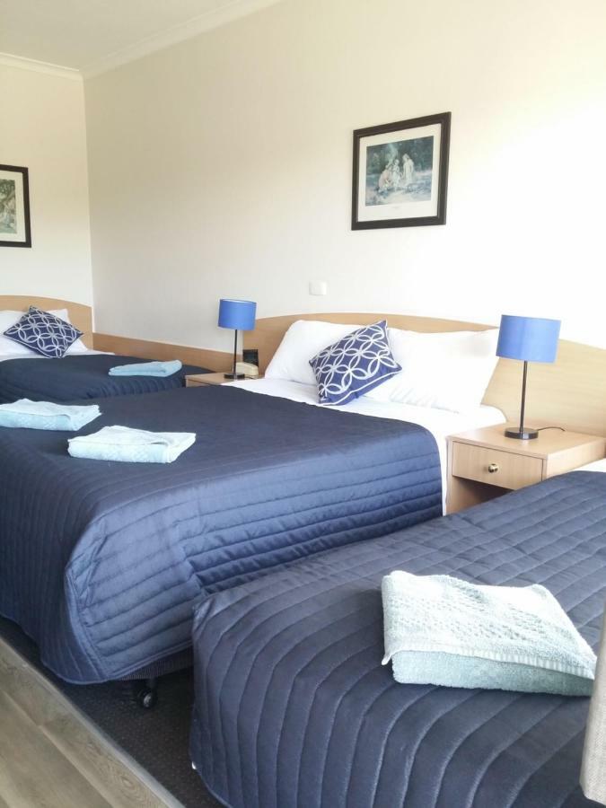 White Manor Motel Cooma Esterno foto