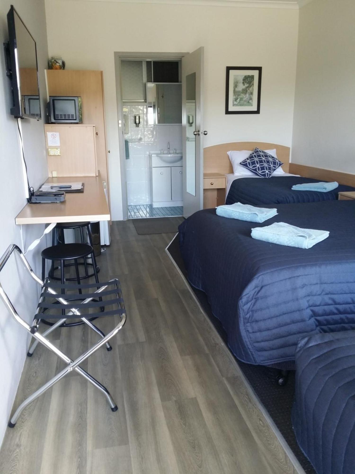 White Manor Motel Cooma Esterno foto