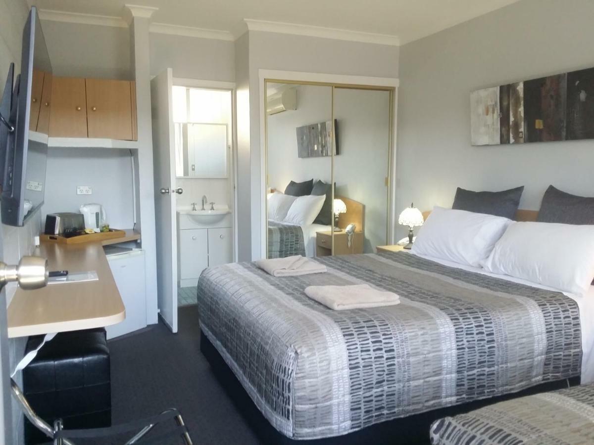 White Manor Motel Cooma Esterno foto